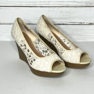 Maurices Mindy Floral Lace Peep Toe Wedge Heels Shoe Size 10